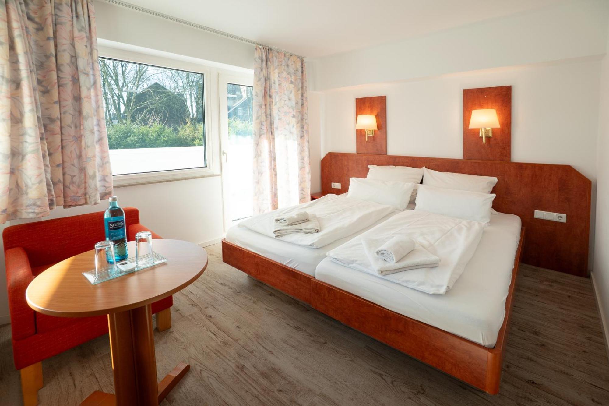 Hotel Zur Post ヘルネ エクステリア 写真